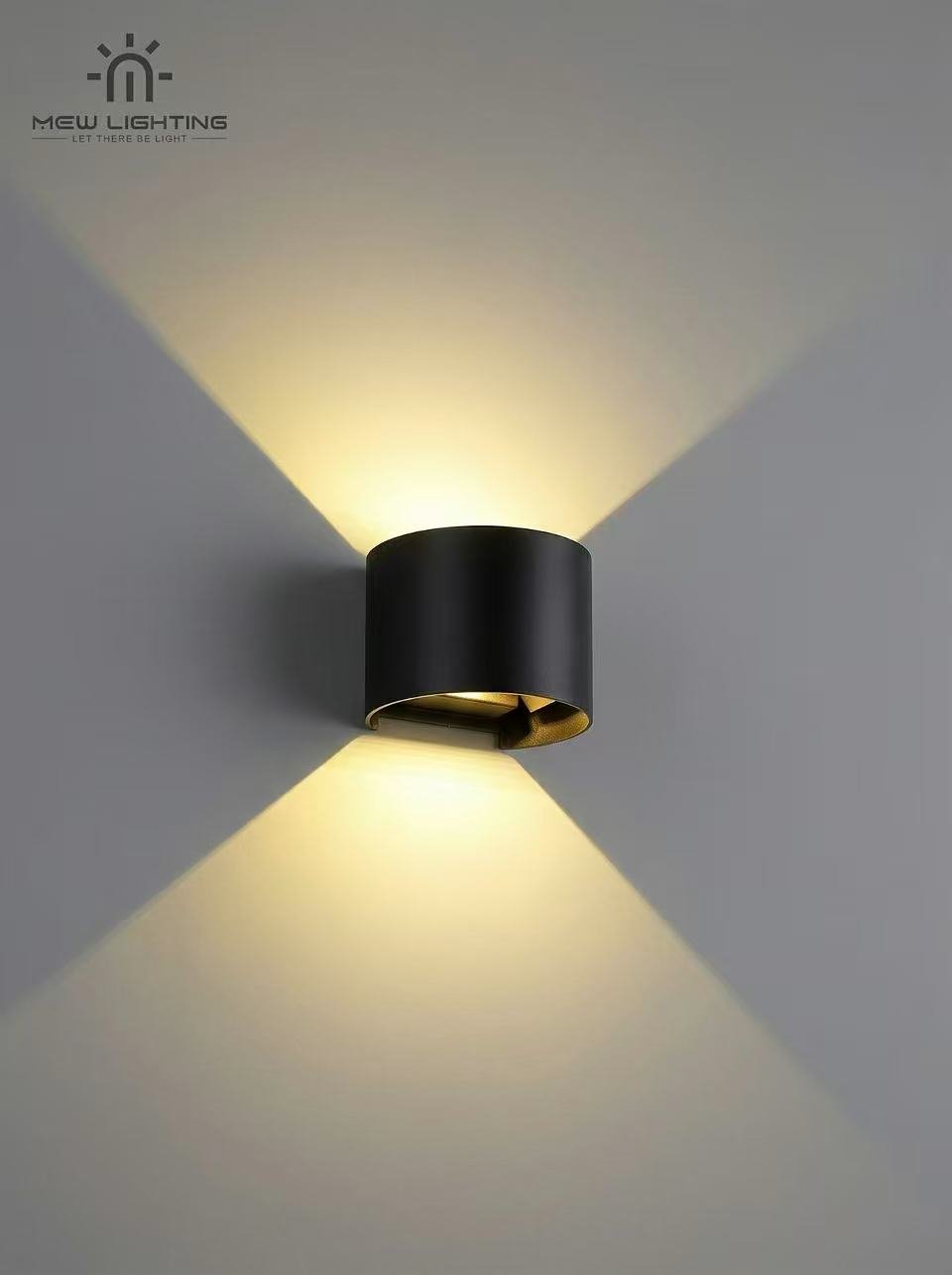 WO101 - R Simple Outdoor Wall Light - MEW Lighting